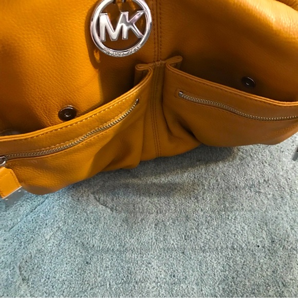 Micheal Kors Vintage Genuine Leather Shoulder Bag Mustard Yellow/Silver Hardware - Picture 6 of 14